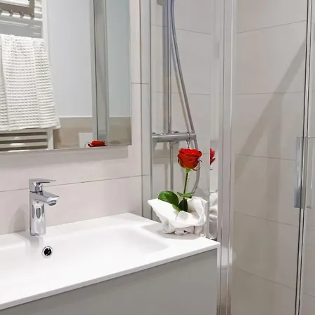 La Corte ゲストハウス 3*